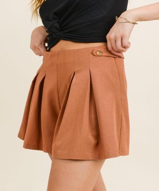Chichi Pleated Shorts - DeVanitè Boutique