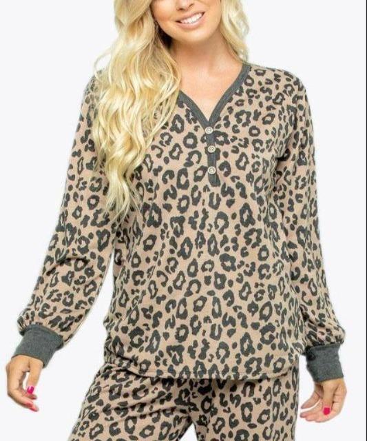 Gone Wild Leopard Lounge Top - DeVanitè Boutique